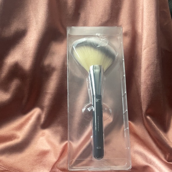 NWT IT Cosmetics Heavenly Luxe Sculpt & Define Brush No. 25, Opened / Never Used - Picture 2 of 5